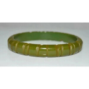 VTG Olive Green BAKELITE TESTED Carved Bangle Bracelet (B)